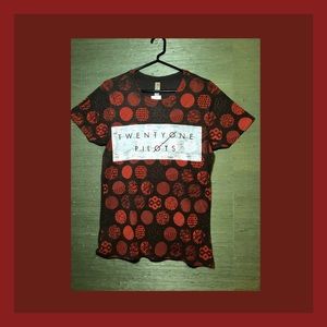 Hot topic 21 Pilots red and grey t shirt
